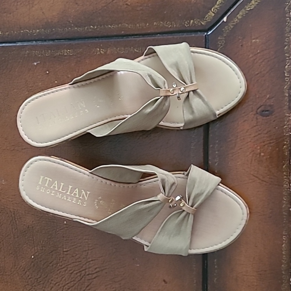 Sandals 👡 slip-on wedge heels slides womens size 8w